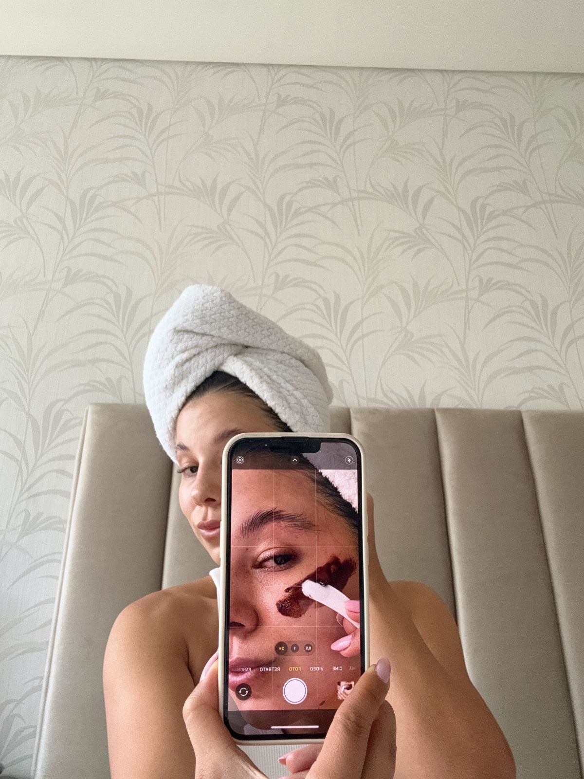 Cocoa and Manuka Honey Polishing Face Mask